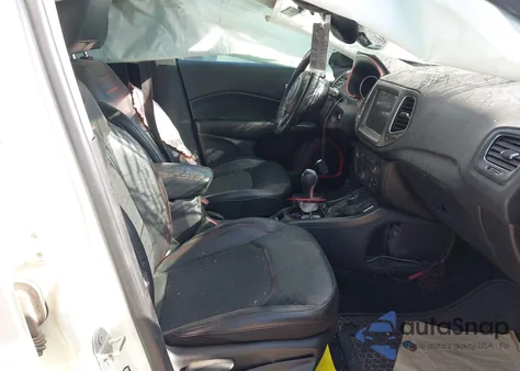 2020 Jeep Compass Trailhawk 4X4 from USA, damaged, VIN 3C4NJDDB1LT171966